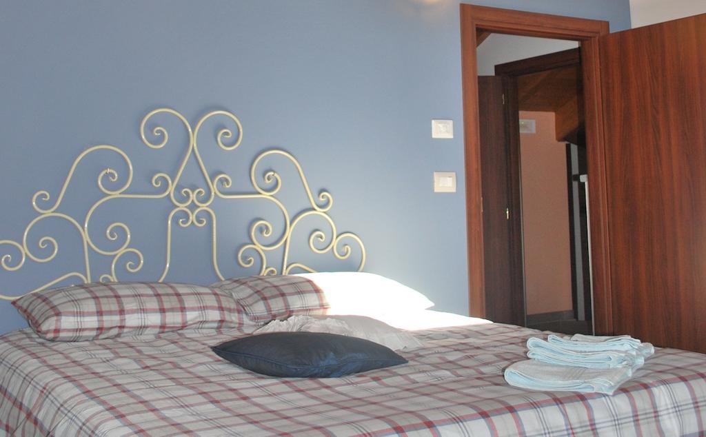Agriturismo Fruttirossi Trofarello Zimmer foto