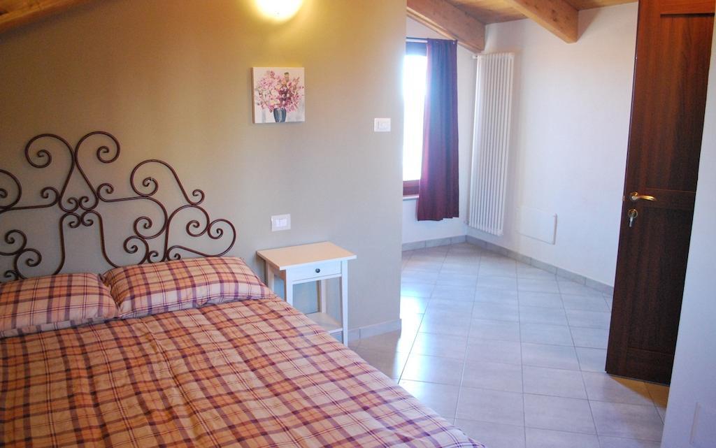 Agriturismo Fruttirossi Trofarello Zimmer foto